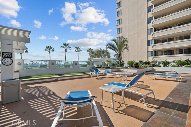 Building Photo - 700 E Ocean Blvd