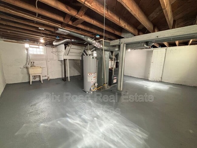Building Photo - 135 Gramont Ave