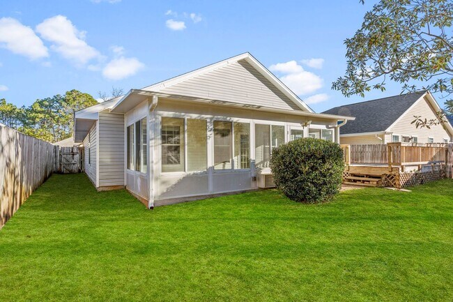 Building Photo - Charming home in IDEAL location!!!