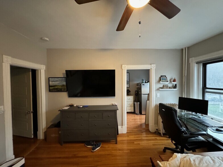 Building Photo - 1091 Boylston St