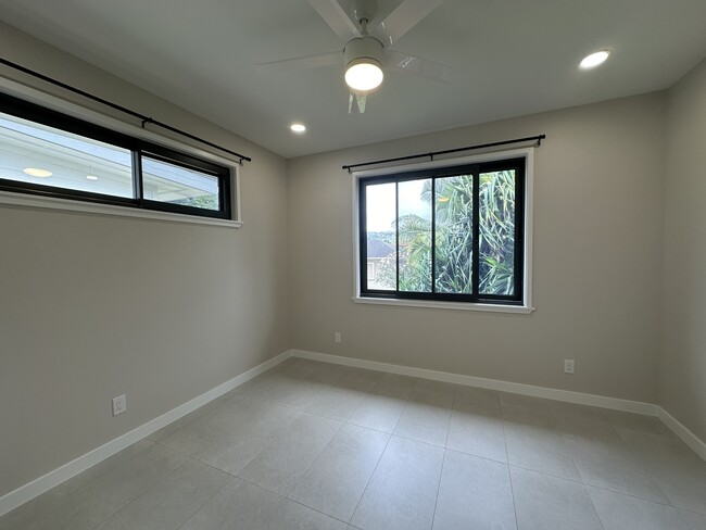 Building Photo - 99-52 Moanalua Rd