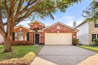 Building Photo - 14615 Rochelle Ct