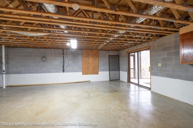 Building Photo - 418 Fiddlers Ghost Cir