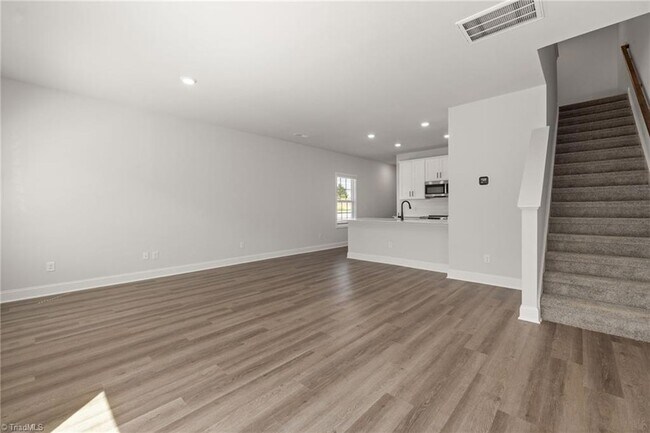 Building Photo - 1729 University Dr