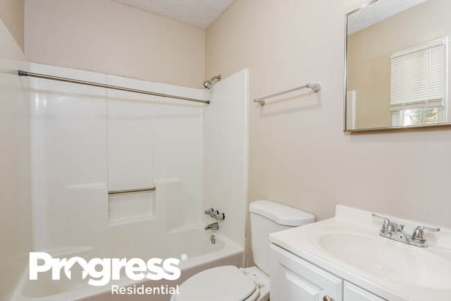 Building Photo - 5162 Pineland Pl
