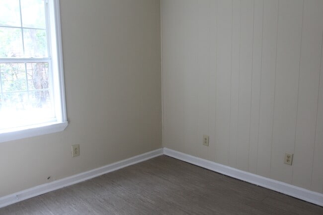 Building Photo - 413 Vick St