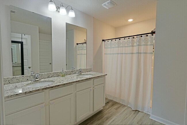 Building Photo - 8604 Tarsus Dr