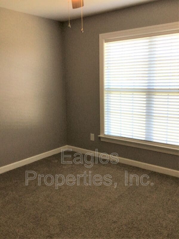 Building Photo - 511 Planters Ridge Dr