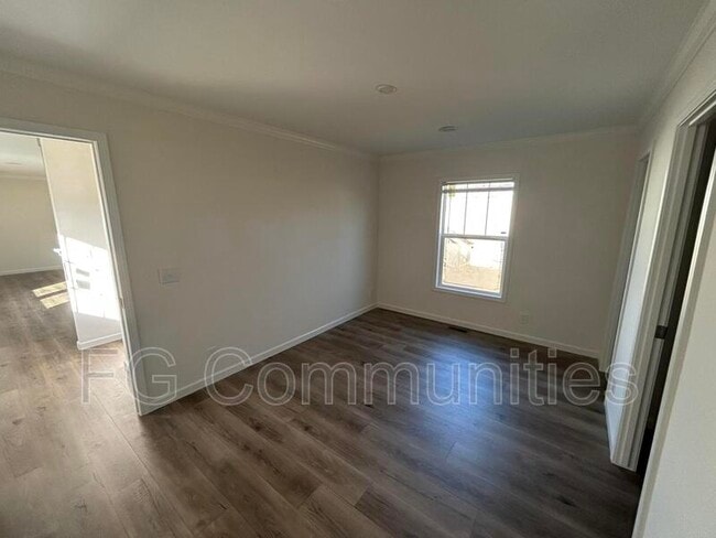 Building Photo - 105 Paynes Dairy Rd