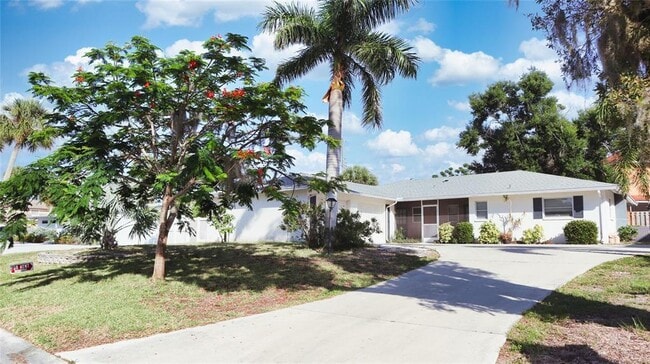 Building Photo - 2118 Michele Dr