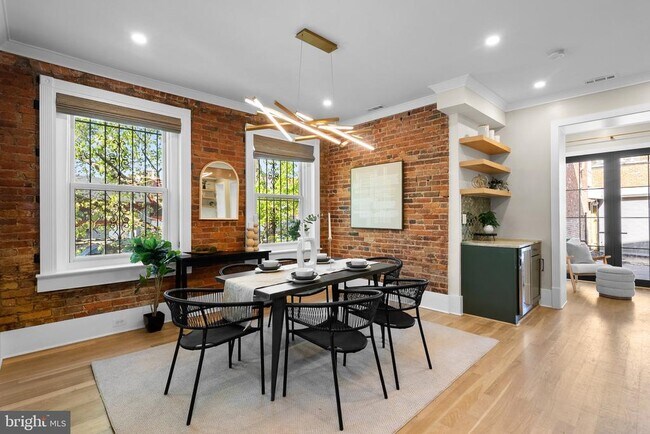 Building Photo - 1616 Kilbourne Pl NW