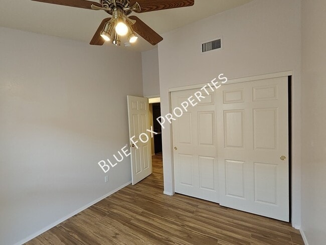 Building Photo - 710 W Calle Alta Loma