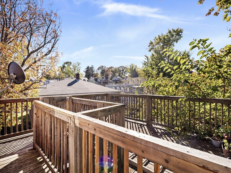 Building Photo - 95 Florida St