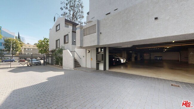 Building Photo - 1937 S Beverly Glen Blvd