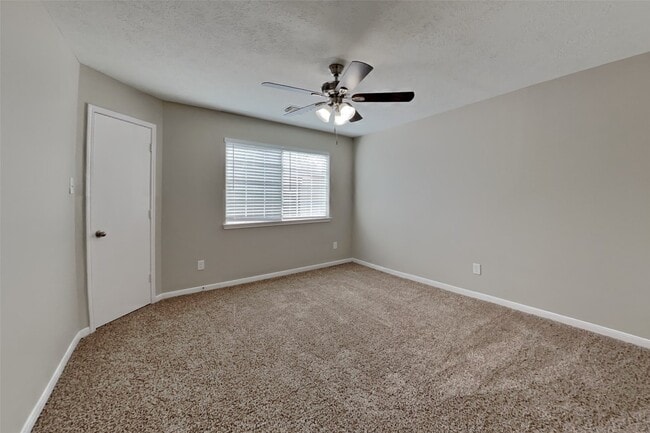 Building Photo - 33326 Cottonwood Bend