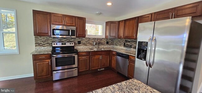 Building Photo - 7613 Locust Ln