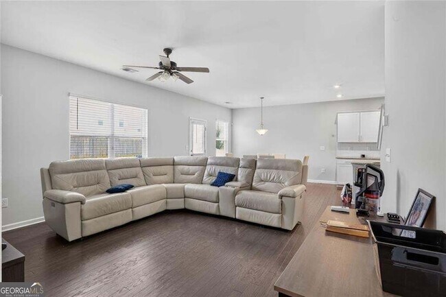 Building Photo - 616 Blue Ash Ct
