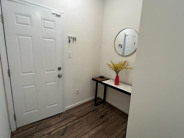 Building Photo - 4002 Carrie Mill Xing