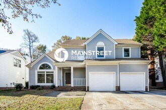 Building Photo - 4 Bedroom Pet-Friendly Home in Charlotte, NC with Main Street Renewal