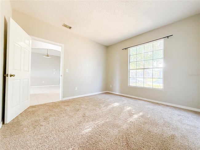 Building Photo - 1129 Knollwood Dr