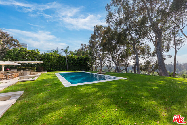 Building Photo - 797 Amalfi Dr