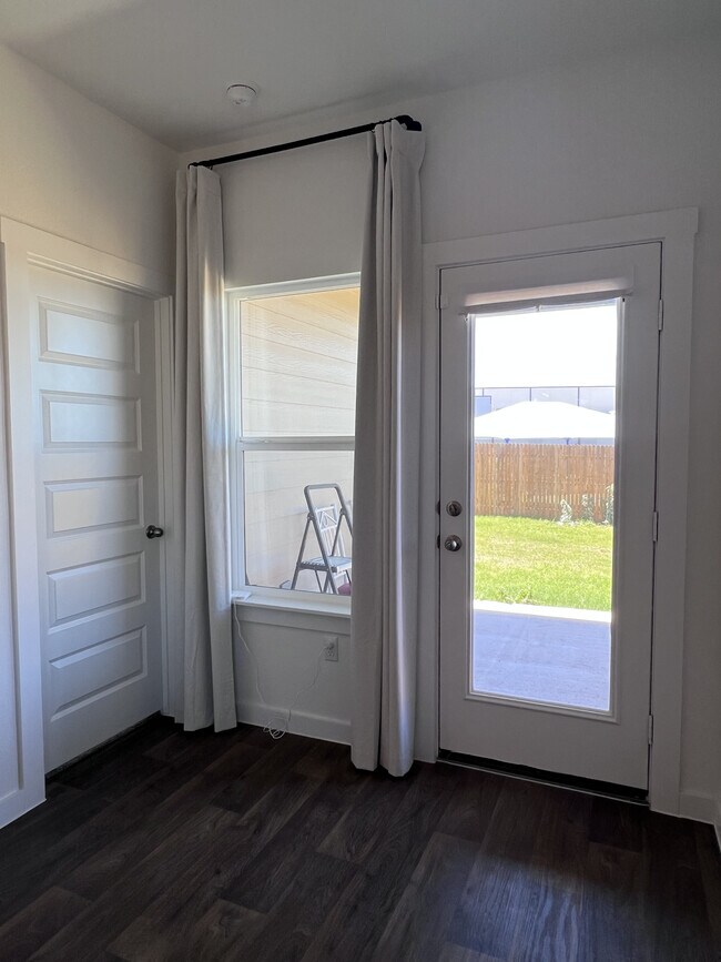Building Photo - 305 Concho River Dr