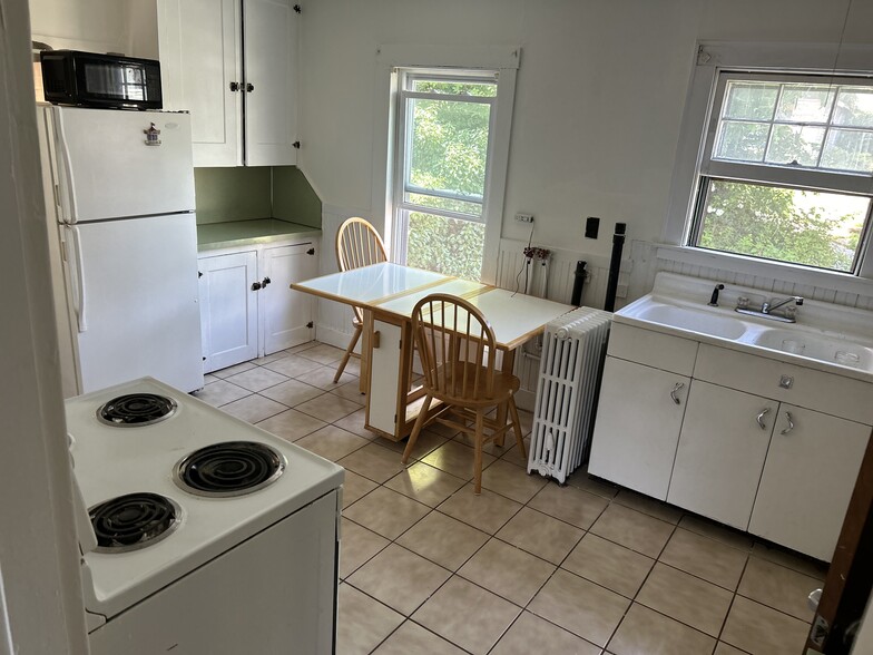 Kitchen - 30 Wall St
