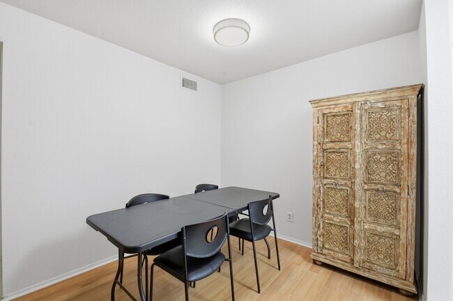 Building Photo - 2601 S Braeswood Blvd