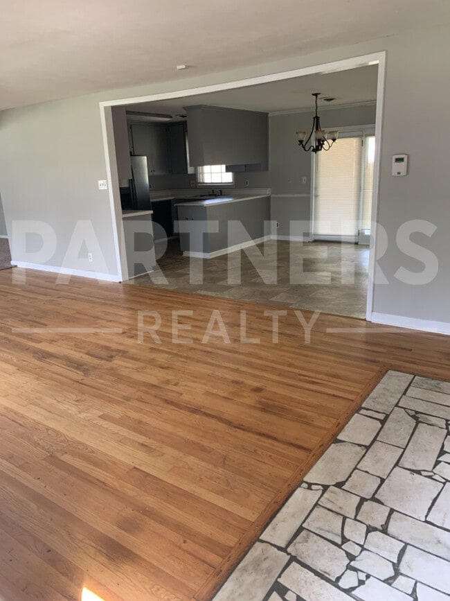 Building Photo - 3333 Carter Hill Rd