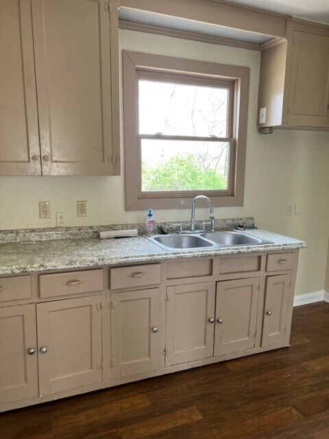 Building Photo - Berry Hill Commercial Property