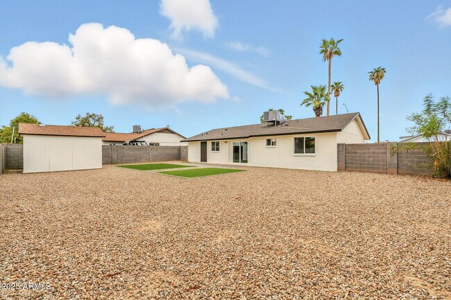 Building Photo - 3262 E Enid Ave