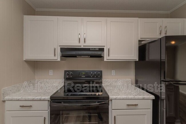 Building Photo - 2311 Walden Dr