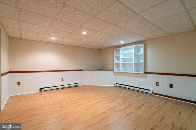 Building Photo - 506 St Albans Ct