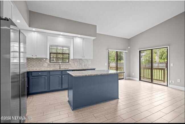 Building Photo - 111 Solano Woods Dr