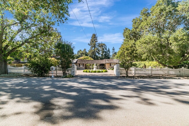 Primary Photo - 25567 Willow Pond Ln