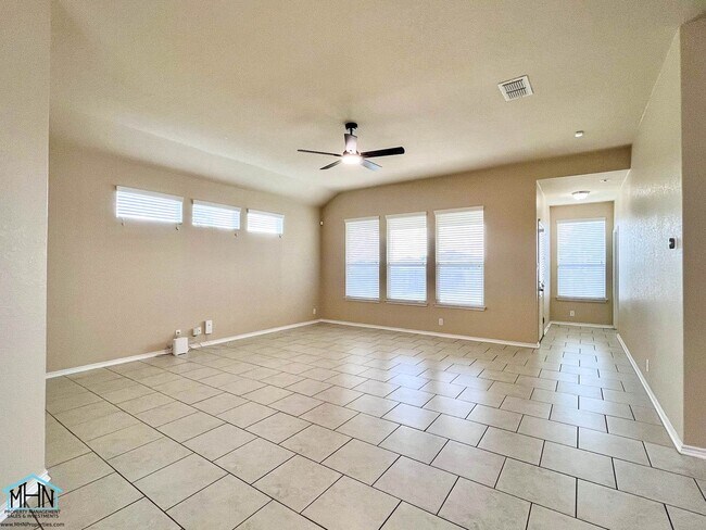 Building Photo - A Stunning 5-Bedroom, 2.5-Bathroom Home in the Heart of San Antonio, Texas!