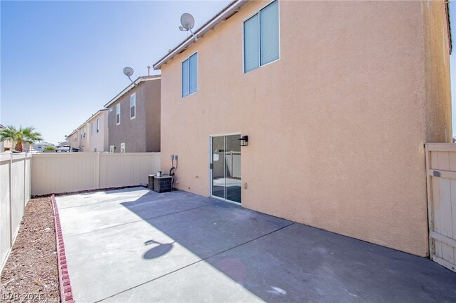 Building Photo - 2108 Sandy Ln