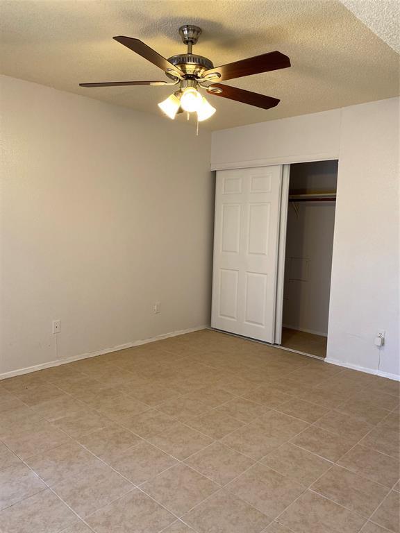 Building Photo - 6135 Ludington Dr