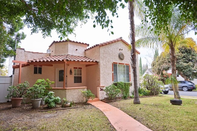 Building Photo - Edenhurst Ave. 3730 -RENTALS