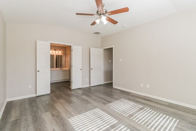 Building Photo - 223 Legends of Hutto Tr