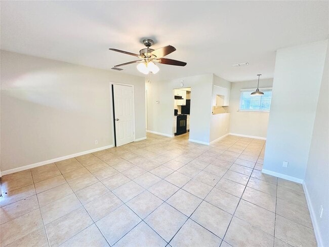 Building Photo - 4748 Suburban Dr