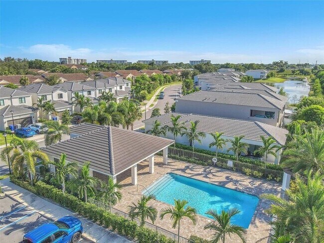 Building Photo - 304 NW 36th Ave