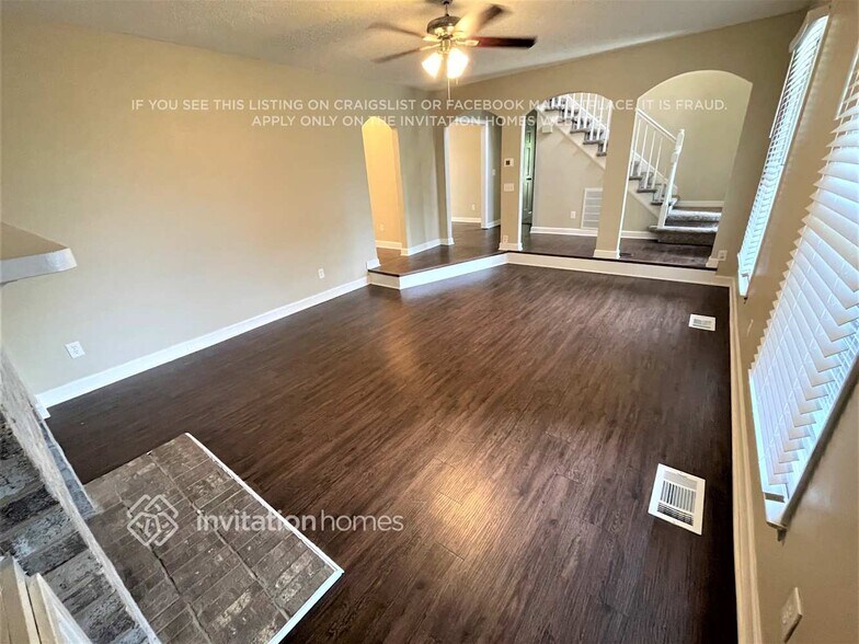 Building Photo - 11347 Mendora Dr