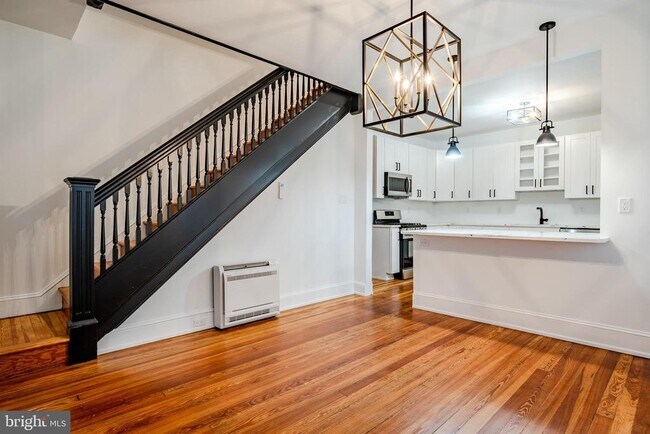 Building Photo - 310 W Biddle St