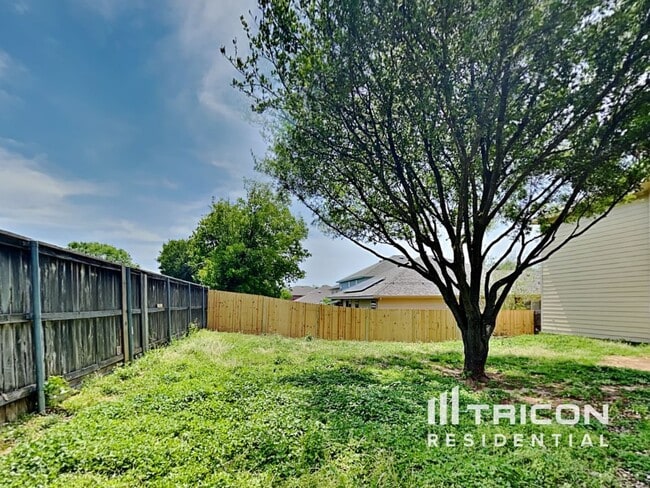 Building Photo - 1042 Condor Dr