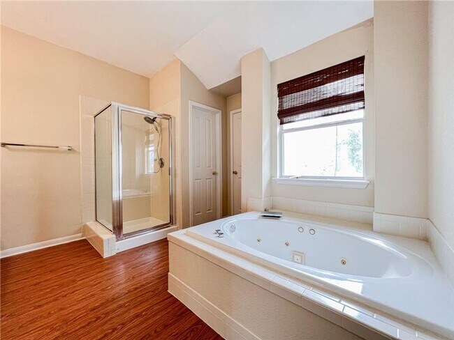 Building Photo - 1009 Hidden View Pl