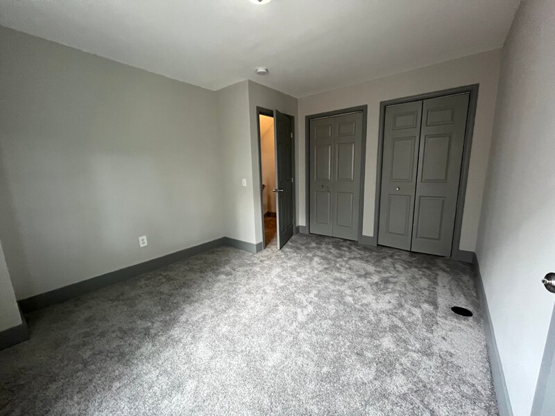 Building Photo - 284 W Maple St