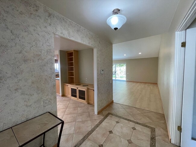 Building Photo - Recently Remodeled 4 Bedroom 2 Bath Single...
