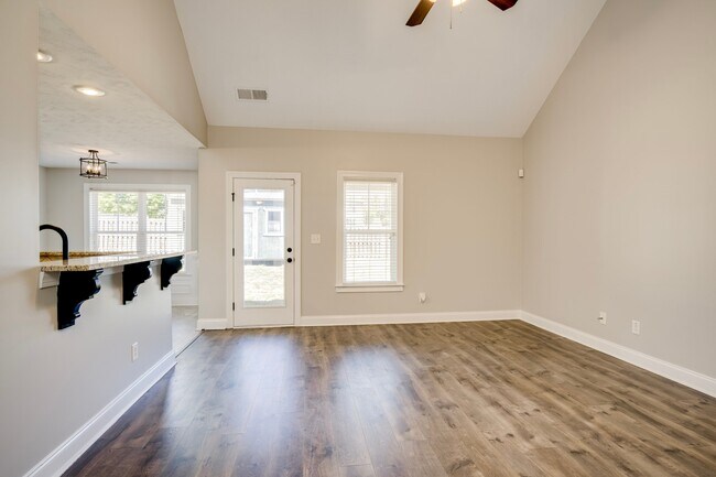 Building Photo - 635 Shipley Ave