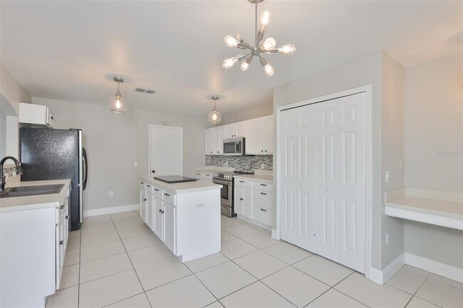 Building Photo - 10505 Opus Dr